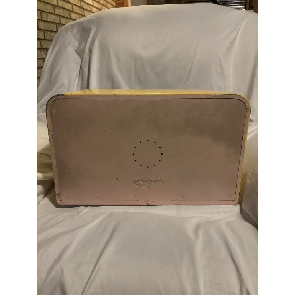 Vintage Lincoln Beauty Ware Yellow Metal Bread Box 1960’s 1970’s Retro